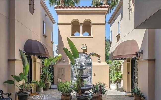 Photo - 1835 S Barrington Ave Unit 202