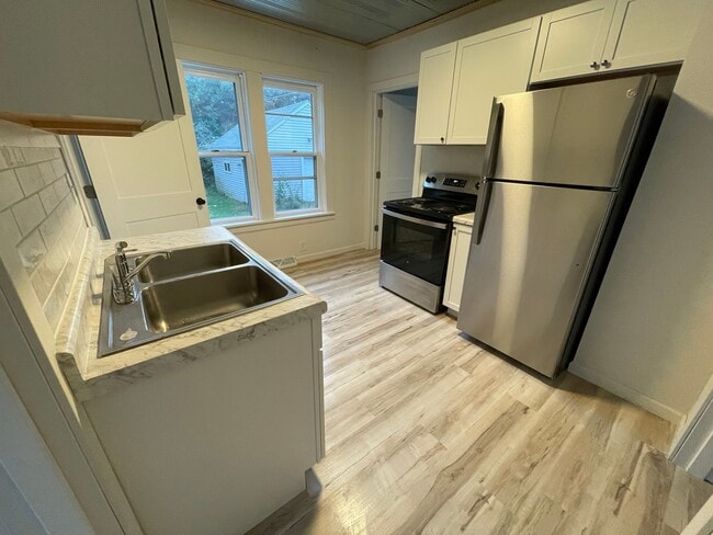 Photo - 909 Forest St