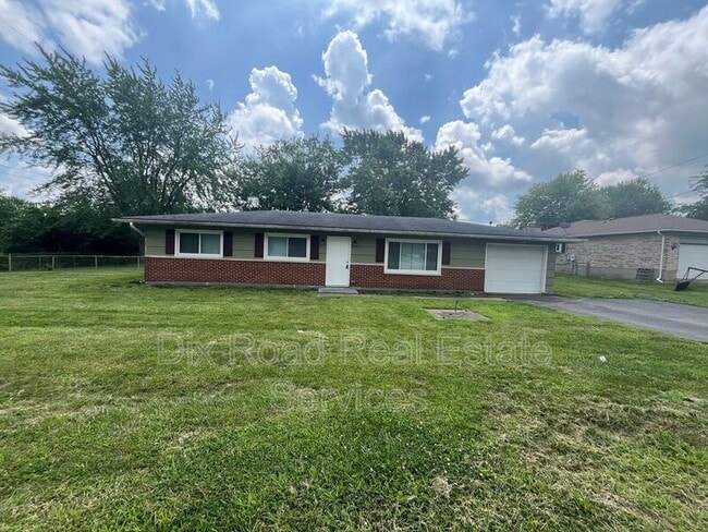 Building Photo - 440 W Wenger Rd Rental