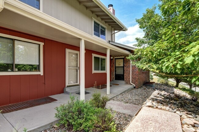 Building Photo - 266 W Rockrimmon Blvd Rental