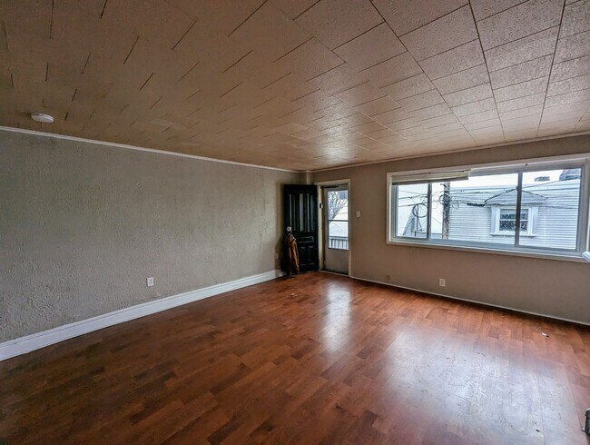 Photo - Large 3 Bedroom with City Views