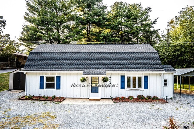 Building Photo - 3 BR Single Family Home In Country Setting