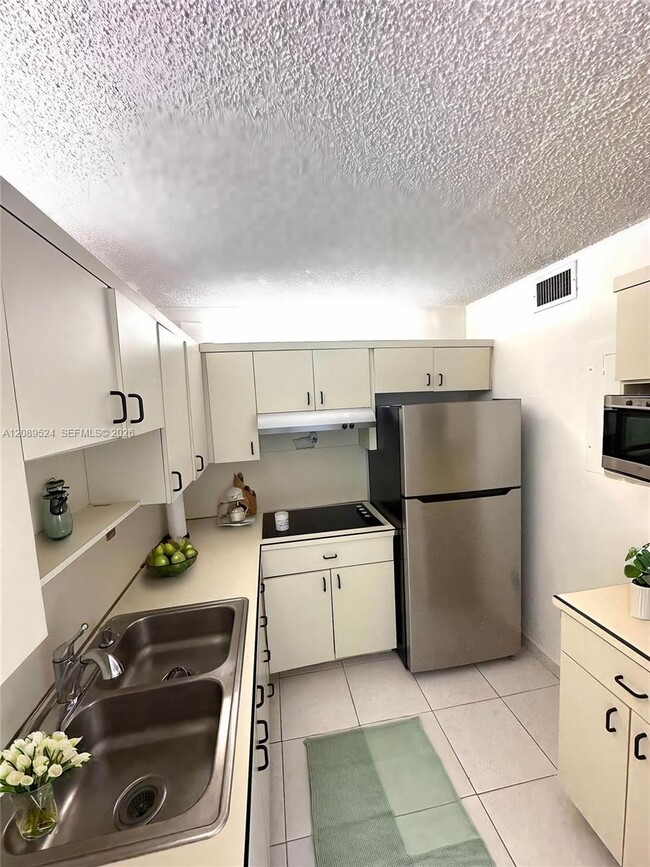 4675 W 18th Ct Unit 801