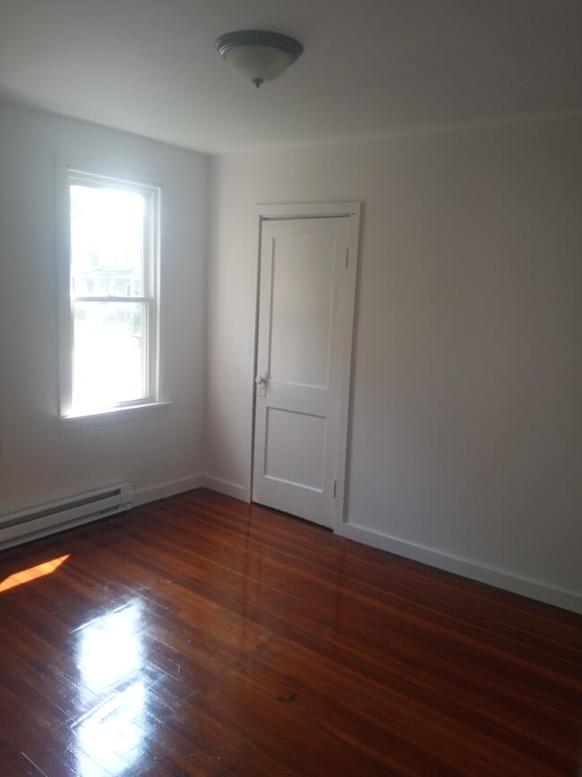 Building Photo - 287 Summer St Unit 287