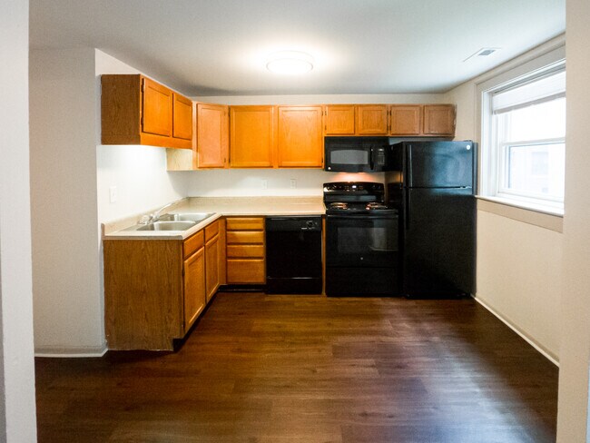 Utomin Apartments