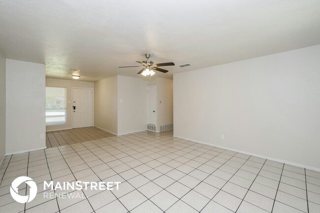 Photo - 306 Linklea Dr