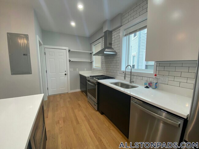 Photo - 27 Linden St Unit 1