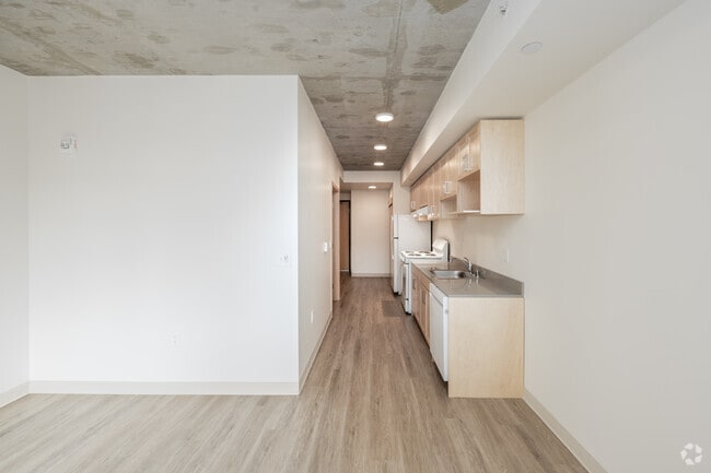 1BR, 1BA - 576SF - Kitchen/Living Room