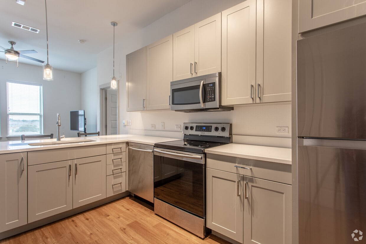 1 Br, Kitchen - Berkeley House | Student Housing