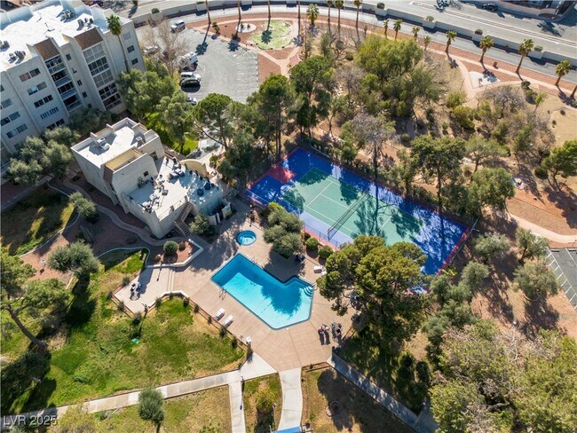 Building Photo - 725 N Royal Crest Cir Unit 237