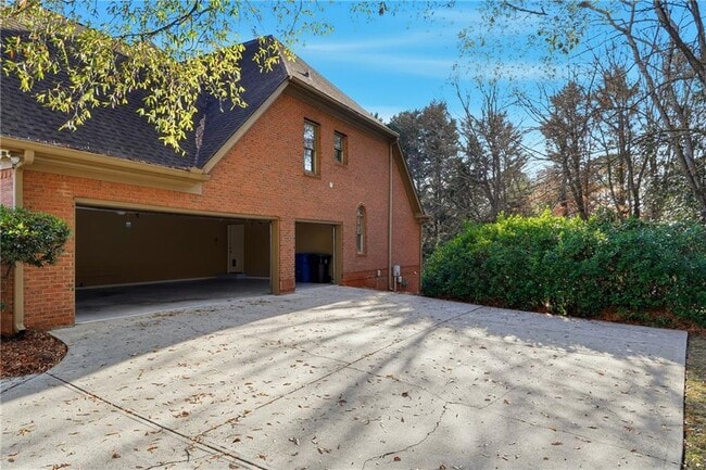 Photo - 5020 Greatwood Ln