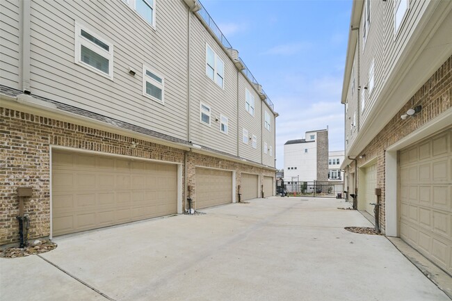 Photo - 2020 McGowen St Unit 20