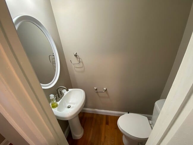 Photo - Indianola Ave 2567-2569 WACPM Unit 2567