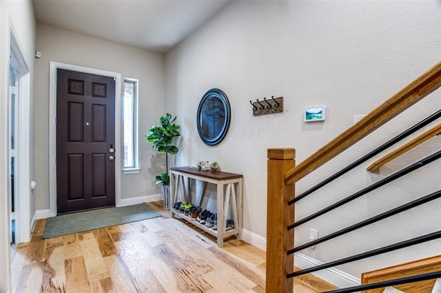 Photo - 1376 Arch Pl