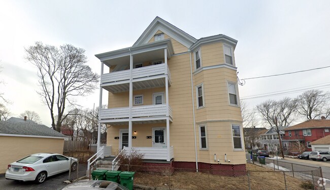 Building Photo - 77 Lyman Ave Unit 2 Rental