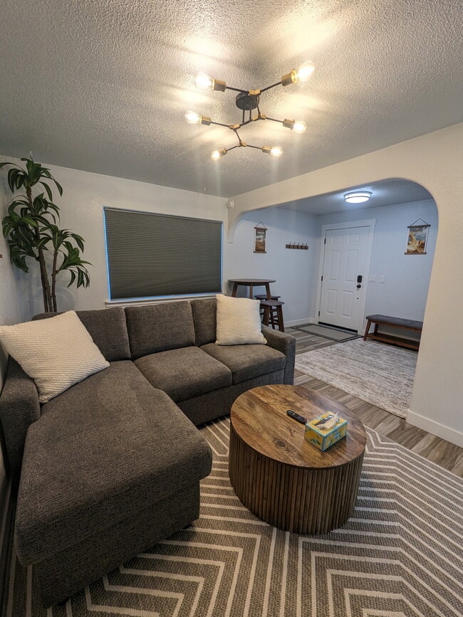 Photo - 902 Karrow Ave
