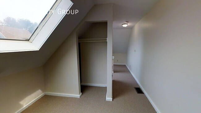 Photo - 1375 Indianola Ave