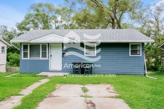 Building Photo - 3876 Parker St