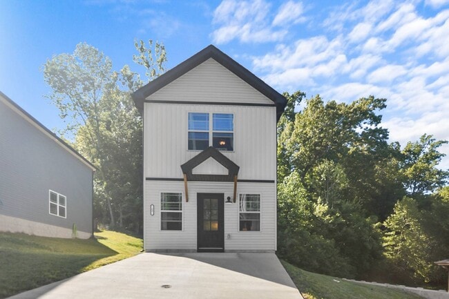 Building Photo - Pet Friendly Two Bedroom!