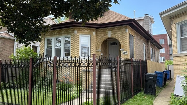 Photo - 5821 W Gunnison St