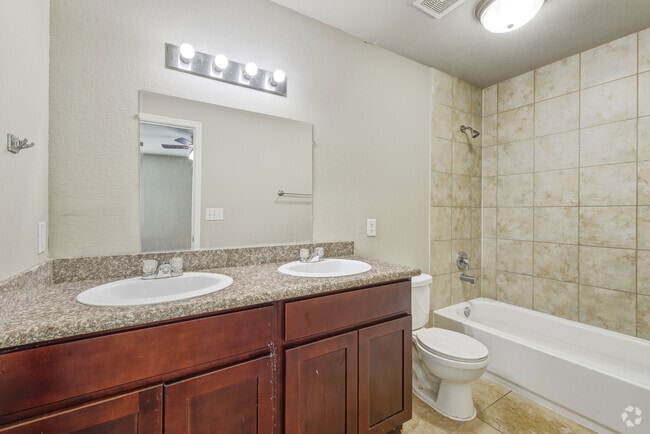 3BR, 2.5BA - 1,800SF - Primary Bathroom