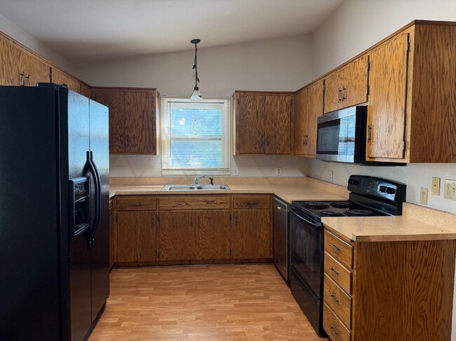 Photo - Single-Level 3-Bedroom Townhome with Primary Suite & Attached Garage