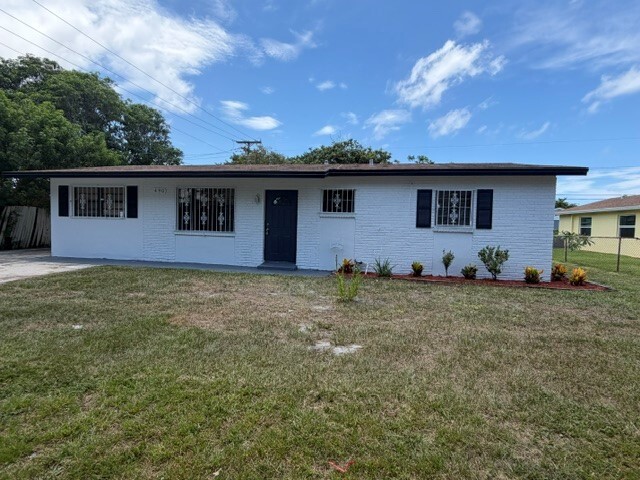 Building Photo - 490 W 37th St