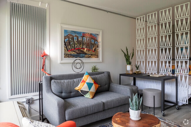 Studio - 314SF - Living Room - River Roost