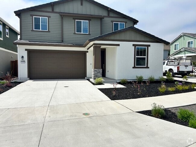 Building Photo - Gorgeous Brand New Home - Solar - 4 Bedroo...
