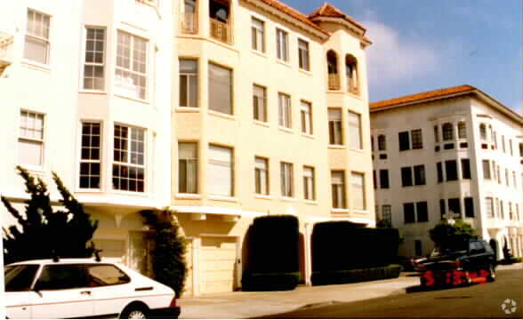 3800 Scott St