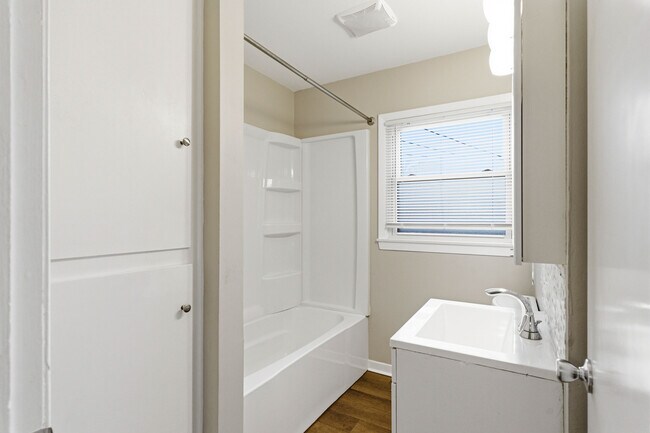 Photo - 1904 Wickham Way