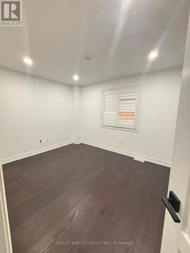 Photo - 13 Brider Crescent