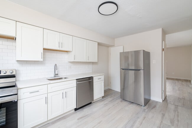 Photo - Forest Creek Apartments