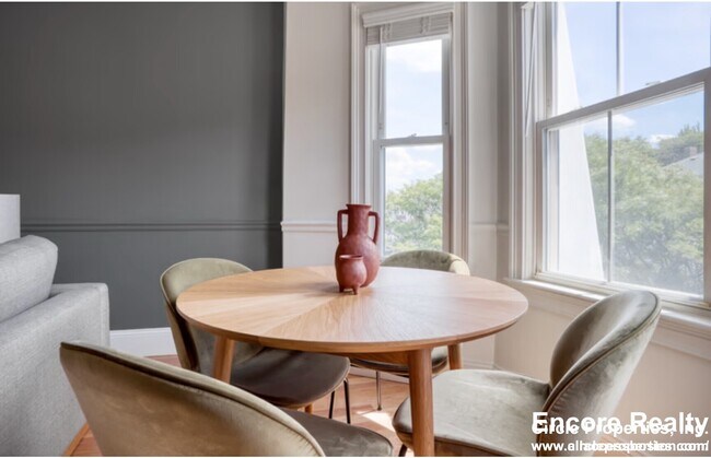 Photo - 1611 Tremont St Unidad 3