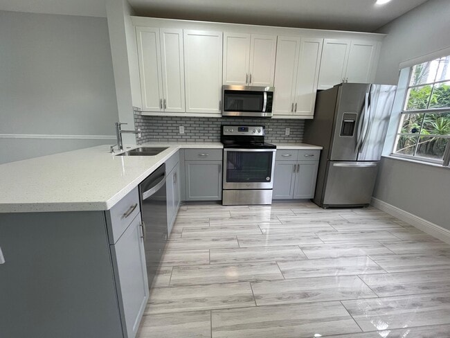 Photo - 6526 Via Regina