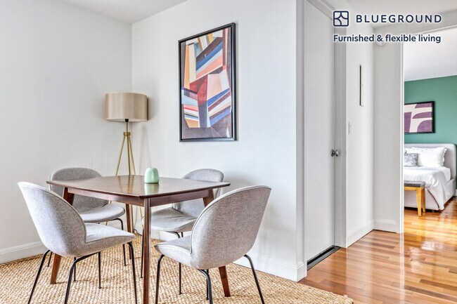 Photo - 290 3rd Ave Unidad FL25-ID401