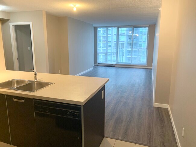 1702-13688 100 Avenue Includes