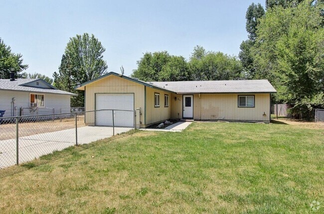 Building Photo - 211 S Highland Dr Rental