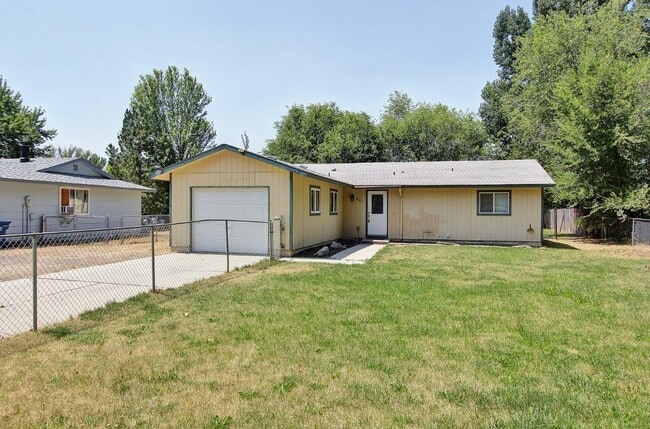 Photo - 211 S Highland Dr House