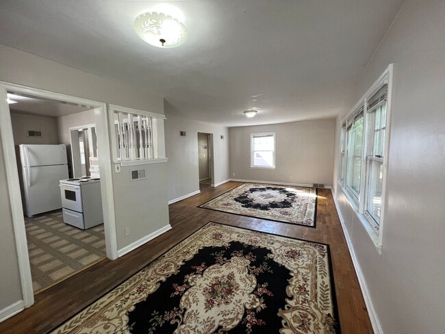 Photo - Steps from Kansas State University! Spacious 4-Bedroom Duplex