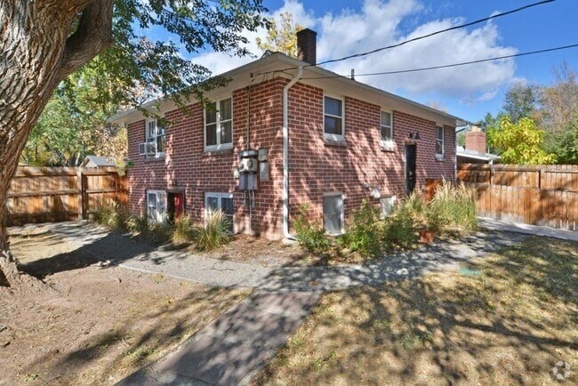 Building Photo - 3130/3132 Folsom Unit 3132 Rental