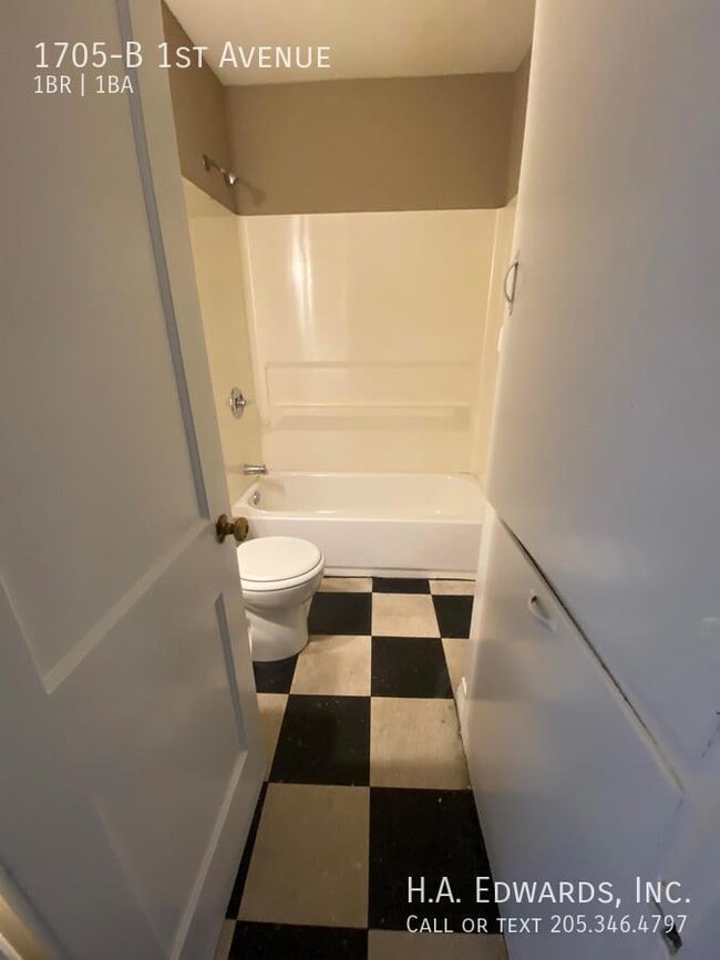 Photo - 1705 1st Ave