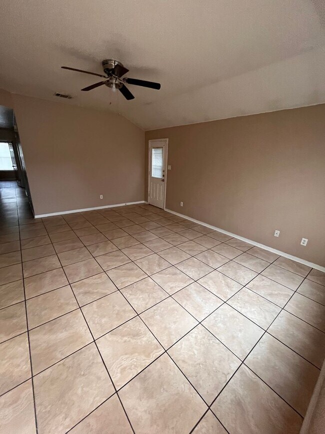 Photo - 3302 Alicante Ct Unit B