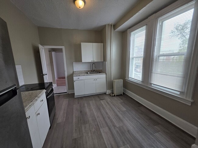 Photo - 104 S 51st St Unit 2nd Floor - B