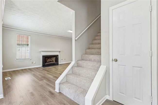 Photo - 525 Abbotts Hill Ln