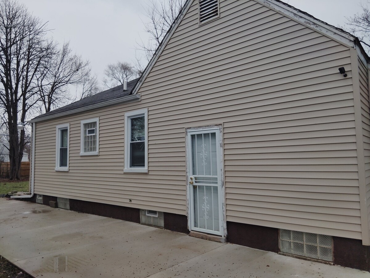 Photo - 8650 Auburn St