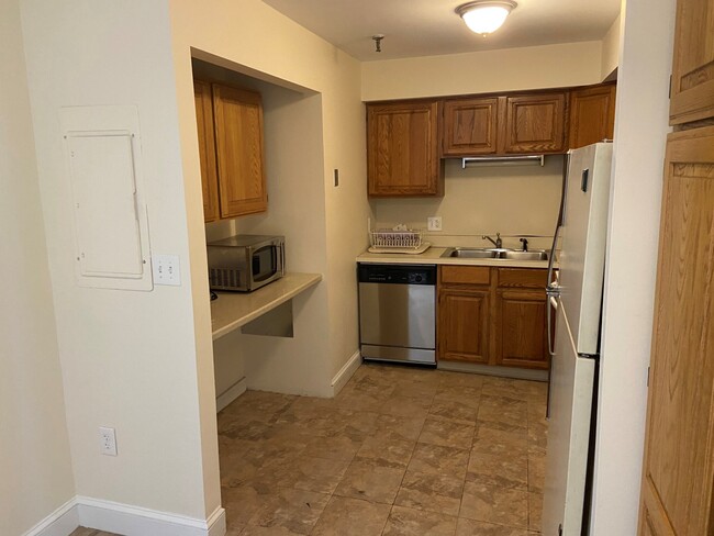 Building Photo - 1383 Washington St Unit 3 Rental