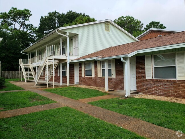 Building Photo - 16 Wright Pkwy NW Unit D Rental