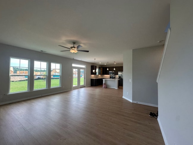 16 Roxbury Dr