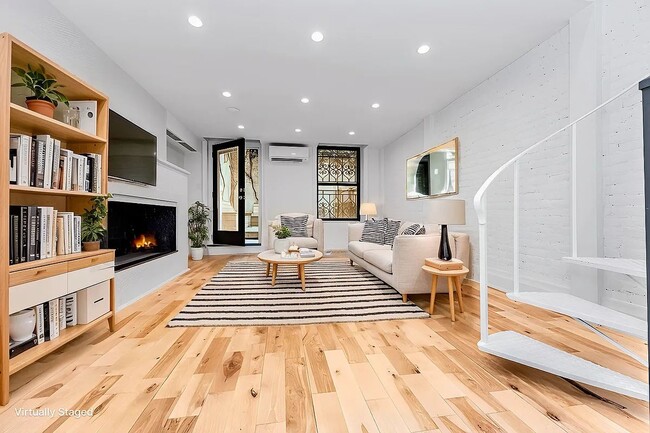 Photo - 404 W 22nd St Townhome